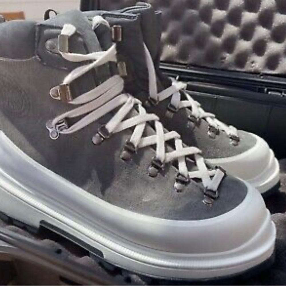 Canada Goose Boots NEW never worn